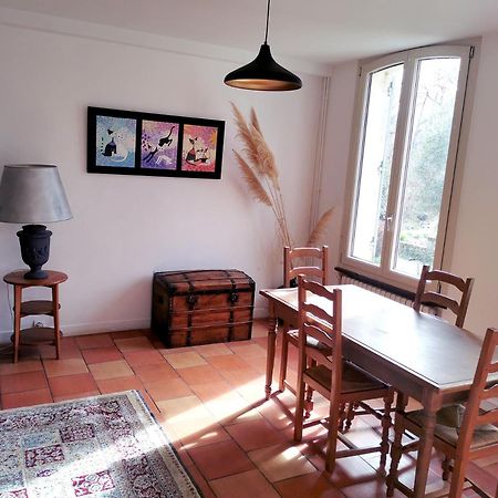Les Jardins De Camelot Bed and Breakfast Villegouge Εξωτερικό φωτογραφία