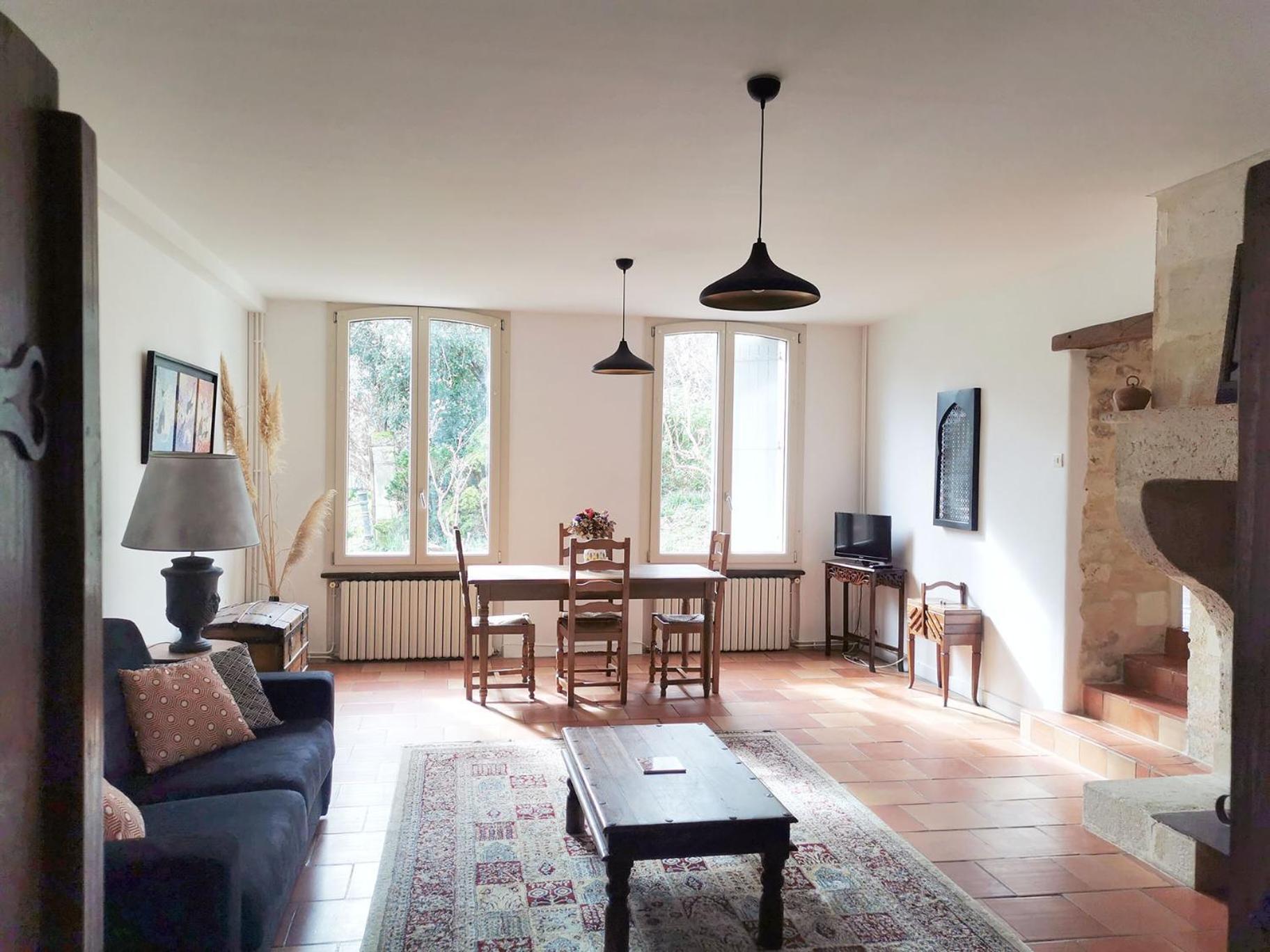 Les Jardins De Camelot Bed and Breakfast Villegouge Εξωτερικό φωτογραφία