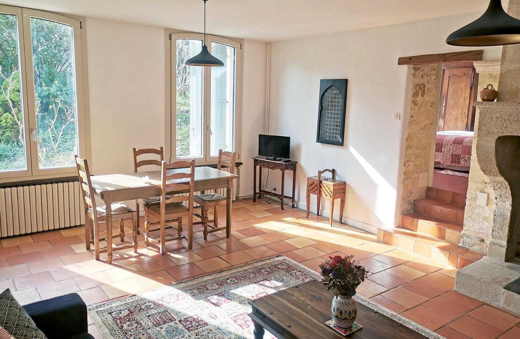 Les Jardins De Camelot Bed and Breakfast Villegouge Εξωτερικό φωτογραφία