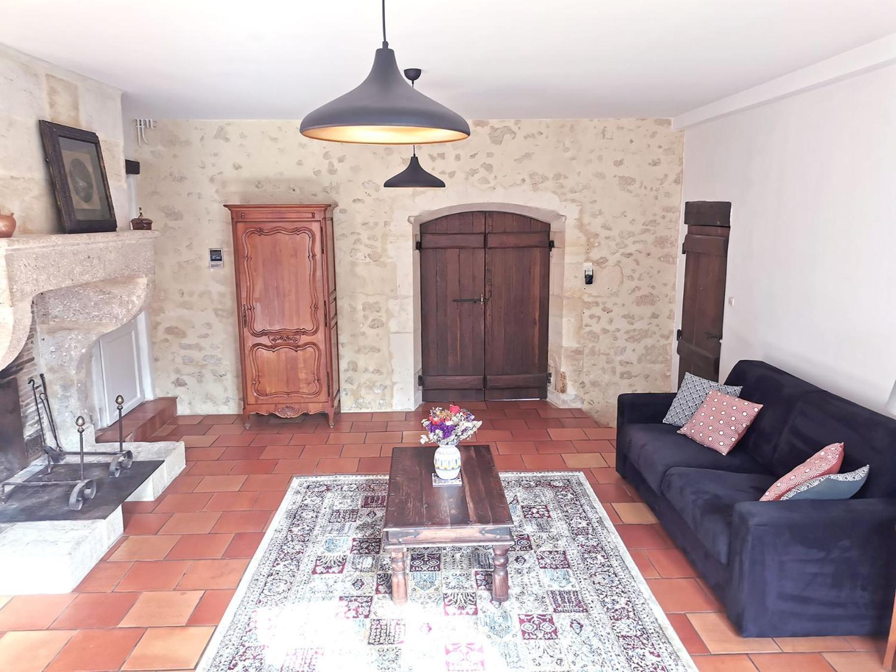 Les Jardins De Camelot Bed and Breakfast Villegouge Εξωτερικό φωτογραφία