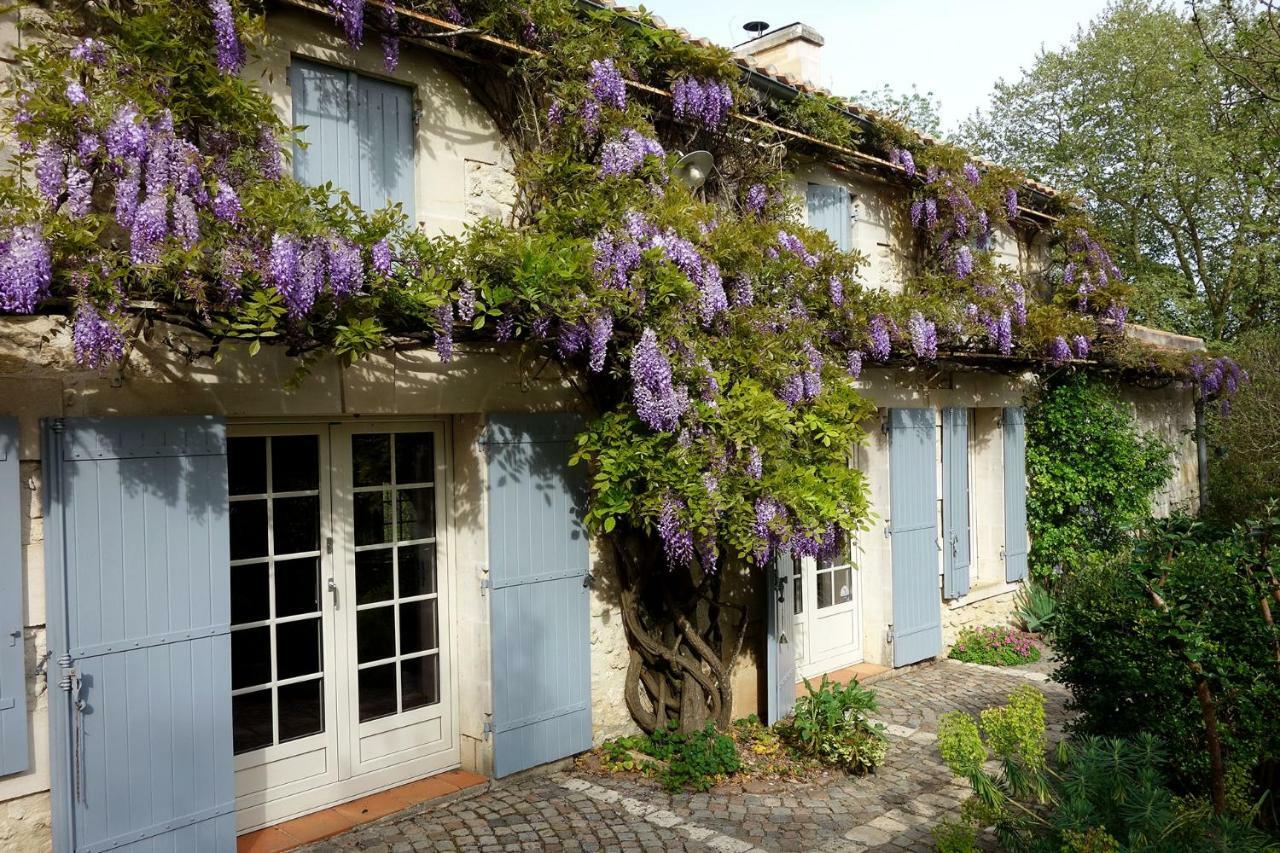 Les Jardins De Camelot Bed and Breakfast Villegouge Εξωτερικό φωτογραφία