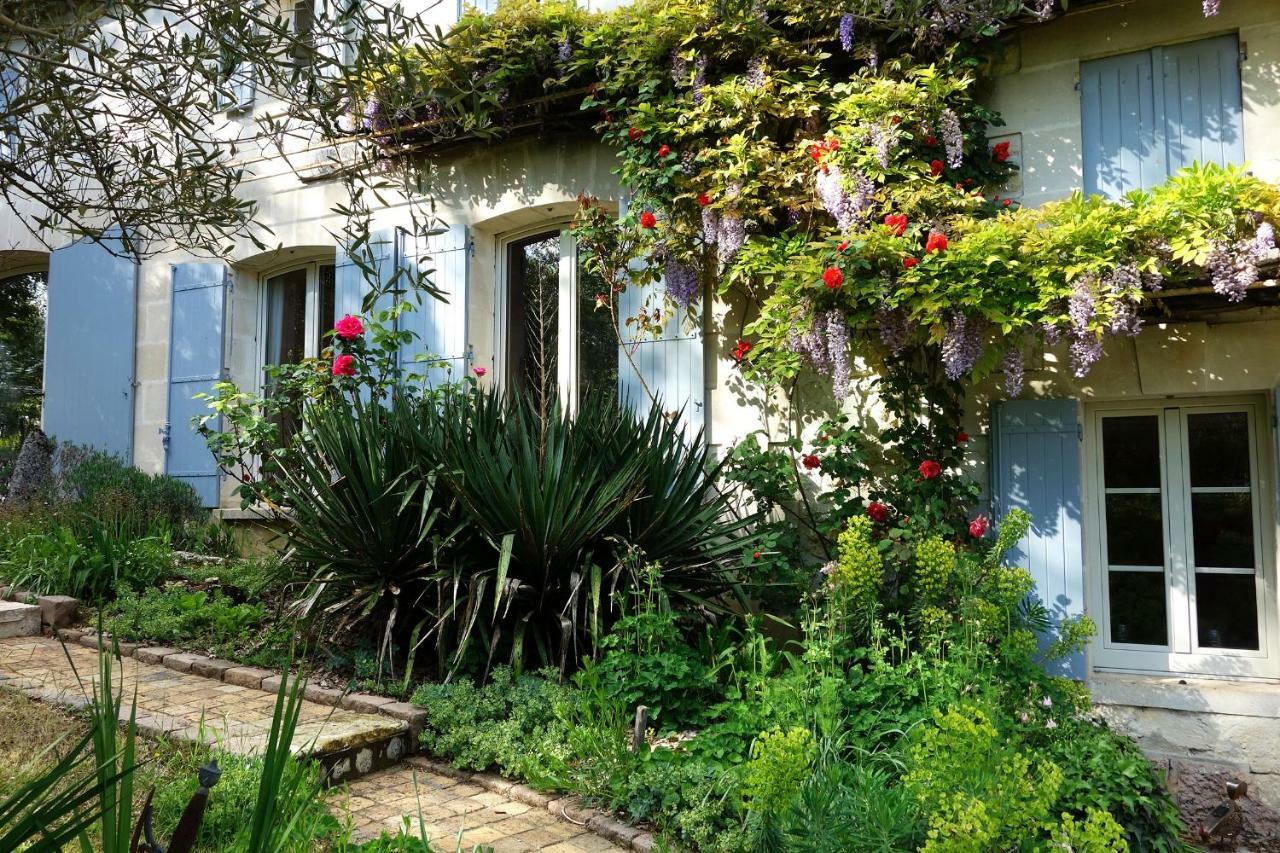 Les Jardins De Camelot Bed and Breakfast Villegouge Εξωτερικό φωτογραφία