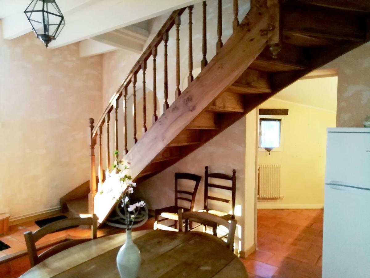 Les Jardins De Camelot Bed and Breakfast Villegouge Εξωτερικό φωτογραφία