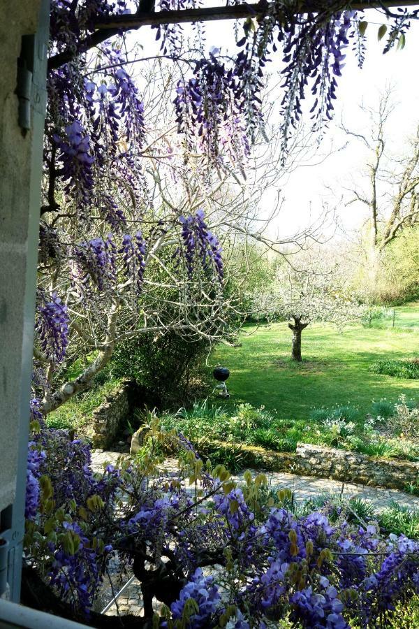 Les Jardins De Camelot Bed and Breakfast Villegouge Εξωτερικό φωτογραφία