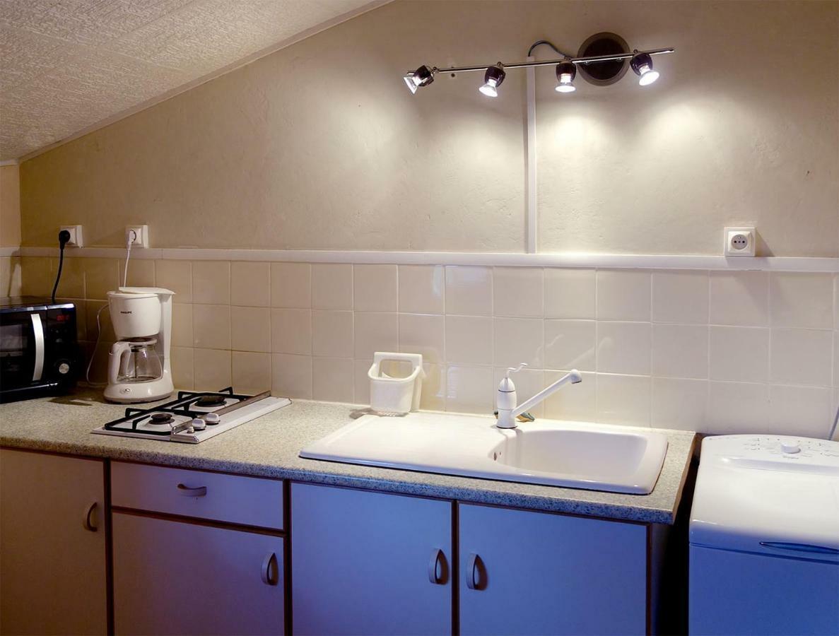 Les Jardins De Camelot Bed and Breakfast Villegouge Εξωτερικό φωτογραφία
